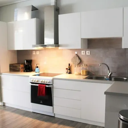 Contemporary Athenian Flat Athene